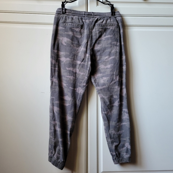 Athleta farallon Camo jogger pants 8P - Picture 2 of 14